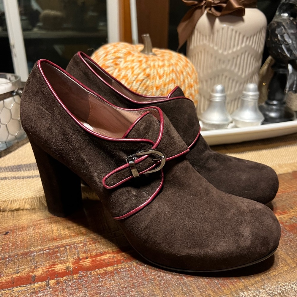 39 9 Italian PERUZZI high fashion designer Florence Italy brown suede shoes heel